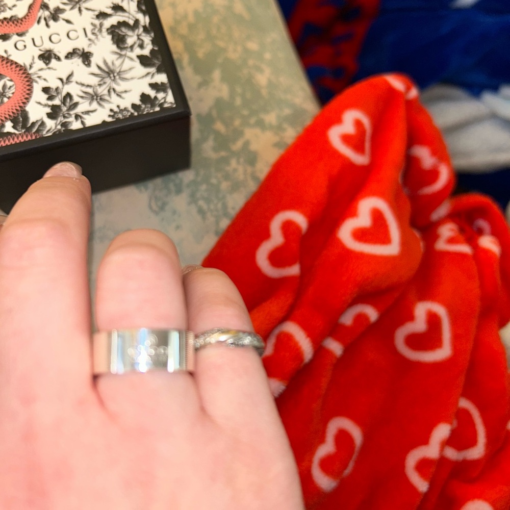 GUCCI STERLING SILVER GUCCI TRADEMARK WIDE BAND RING